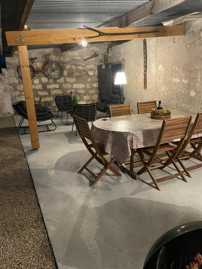 Gite Le Montinho Fontevraud L'Abbaye Eksteriør bilde